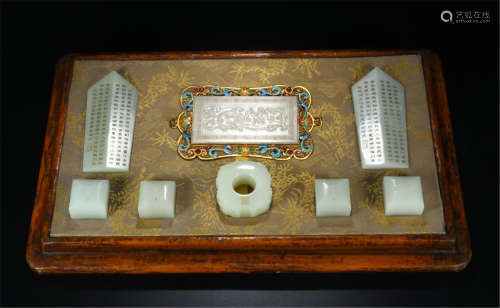 EIGHT CHINESE CELADON JADE SCHOLAR'S OBJECT IN ROSEWOOD CASE