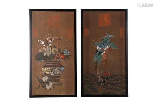 A PAIR OF JAPANESE FRAMED PAINTINGS.