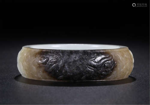 CHINESE DOUBLE COLOR JADE BANGLE
