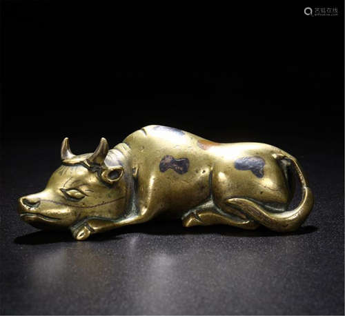 CHINESE BRONZE COUCHING OX TABLE ITEM