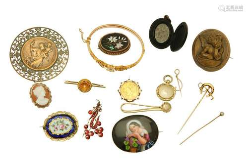 A large group of jewellery