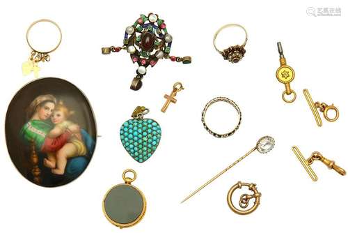 A collection of jewellery and costume jewellery