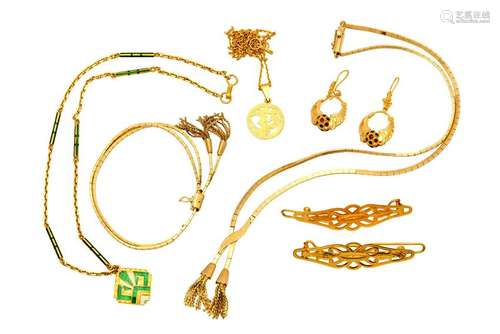 A group of jewellery