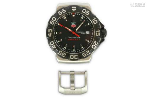 Tag Heuer. A gents stainless steel quartz sports watch.