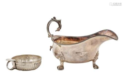 A Victorian sterling silver sauce boat, Sheffield 1892