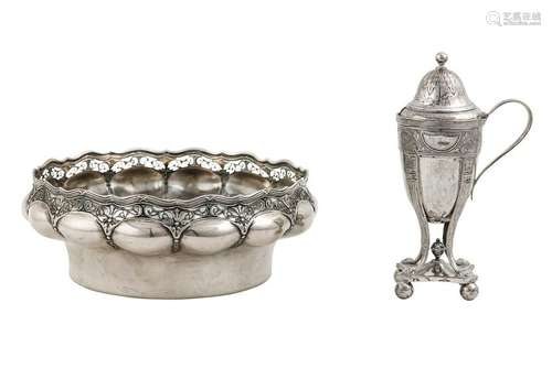 A mixed group of Continental silver items comprising a