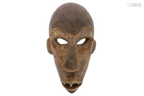 AN AFRICAN WOOD MASK