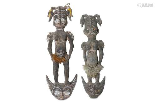 TWO HOOK FIGURES, MIDDLE SEPIK RIVER, PAPUA NEW GUINEA