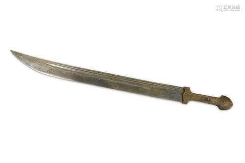 A LARGE HORN-HILTED CAUCASIAN DAGGER (KINDJAL)