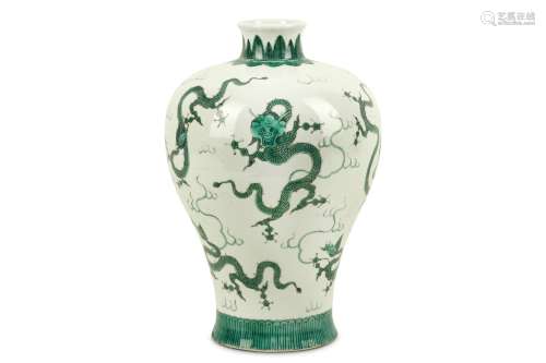 A CHINESE ENAMELLED DRAGON VASE, MEIPING.