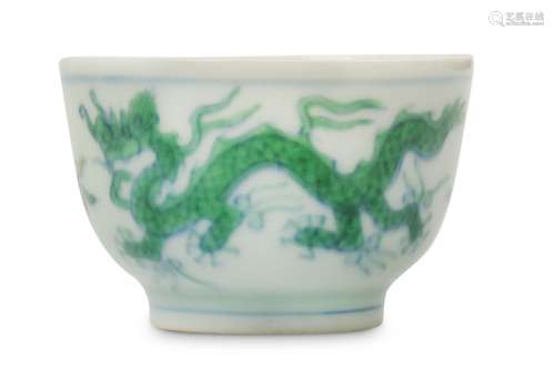A SMALL CHINESE DOUCAI 'DRAGON' CUP.