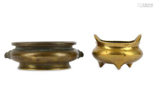 TWO CHINESE BRONZE INCENSE BURNERS.