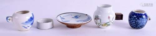 A CHNESE GUANGXU PORCELAIN BIRD FEEDER together with