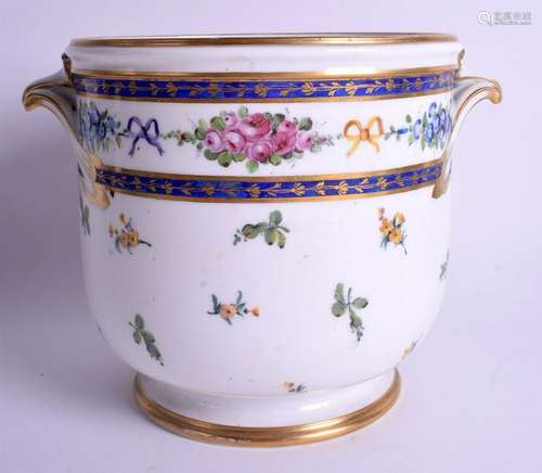 A LARGE 18TH CENTURY FRENCH SEVRES PORCELAIN CACHE POT