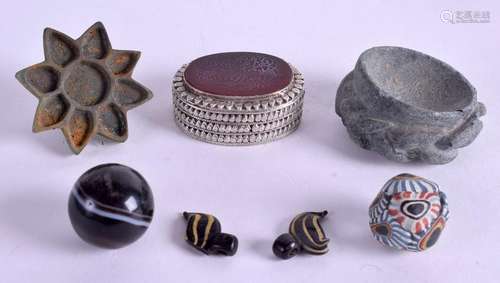 AN ISLAMIC AGATE AND SILVER BOX etc. (7)