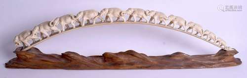 A LARGE 19TH CENTURY JAPANESE MEIJI PERIOD CARVED IVORY