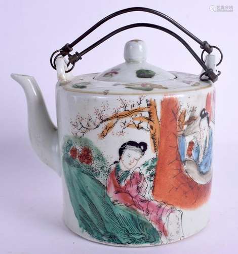 A CHINESE FAMILLE ROSE TEAPOT AND COVER. 15 cm wide.