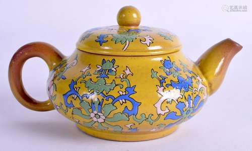 AN EARLY 20TH CENTURY CHINESE YELLOW ENAMELLED YIXING