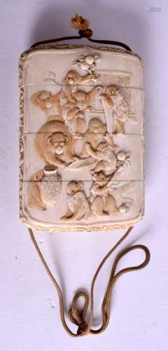 A FINE 19TH CENTURY JAPANESE MEIJI PERIOD CARVED IVORY