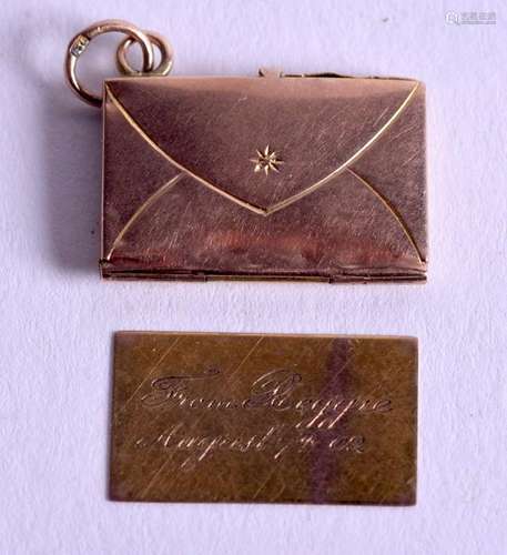 A VERY RARE ANTIQUE GOLD ENVELOPE LETTER PENDANT. 2.3