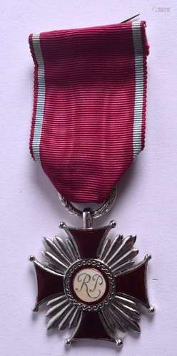 A POLISH MILITARY ENAMEL MEDAL.