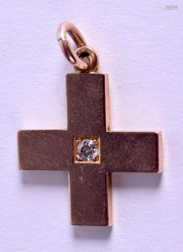 A 9CT GOLD AND DIAMOND PENDANT. 5.5 grams.