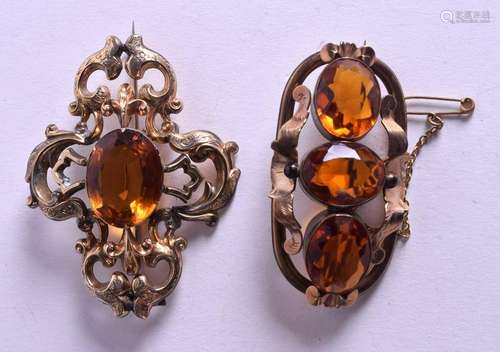 TWO VICTORIAN GOLD BROOCHES. 6 cm & 5 cm wide. (2)