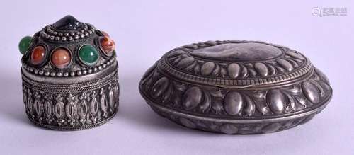 TWO CONTINENTAL SILVER BOXES. (2)