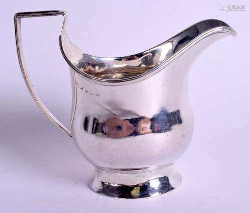 AN ANTIQUE SILVER CREAM JUG. 3.8 oz. 9 cm high.