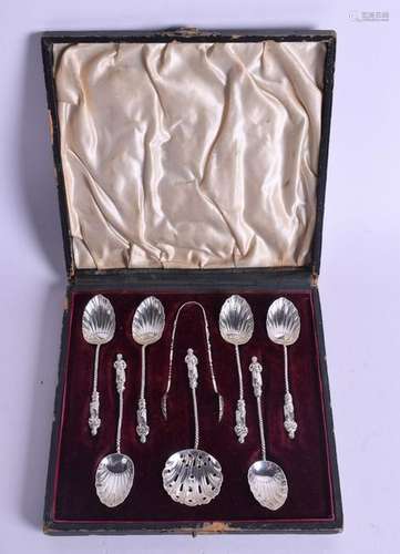 A CASED SET OF ANTIQUE SILVER APOSTLE SPOONS. 2 oz. (8)