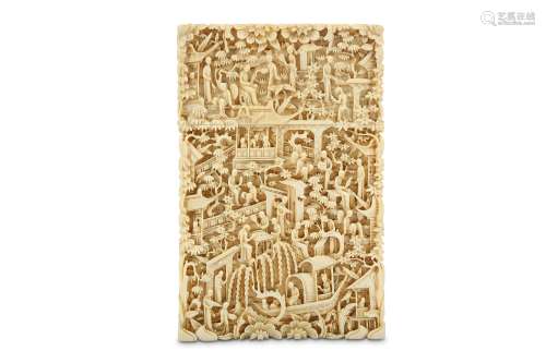 A CHINESE CANTON CARVED IVORY CARD CASE.