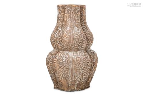 A CHINESE DOUBLE GOURD 'TIXI'-STYLE GLAZED VASE.