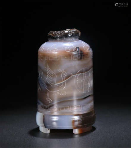 CHINESE AGATE LIDDED ARCHER'S RING CASE
