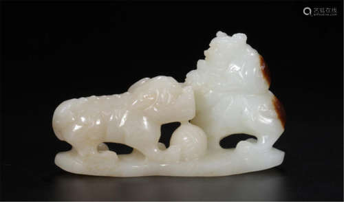 CHINESE WHITE JADE HORSE TABLE ITEM