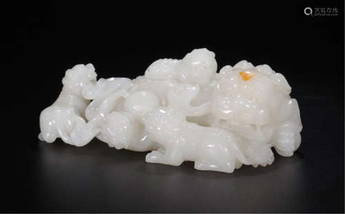 CHINESE WHITE JADE LION TABLE ITEM