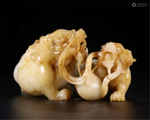 CHINESE YELLOW JADE BEAST TABLE ITEM