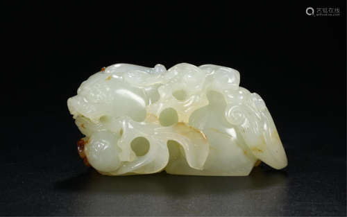 CHINESE CELADON JADE BEAST HAND ITEM