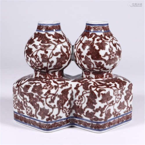 CHINESE PORCELAIN RED UNDER GLAZE DOUBLE GOURD LINKED VASE