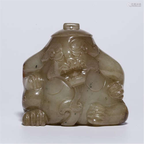 CHINESE ANCIENT JADE BEAST HAND ITEM