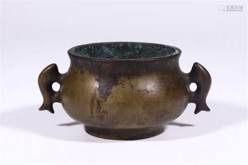 CHINESE BRONZE FISH HANDLE CENSER