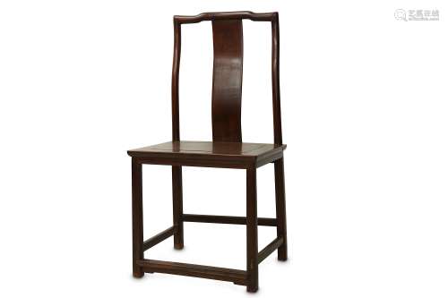 A CHINESE WOOD CHAIR.