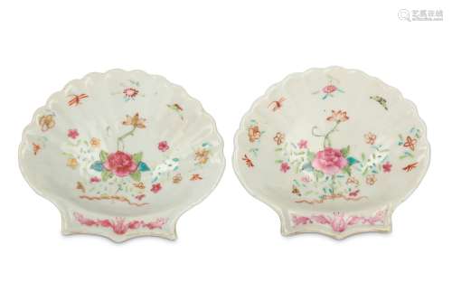 TWO CHINESE FAMILLE ROSE SHELL-SHAPED SALTS.