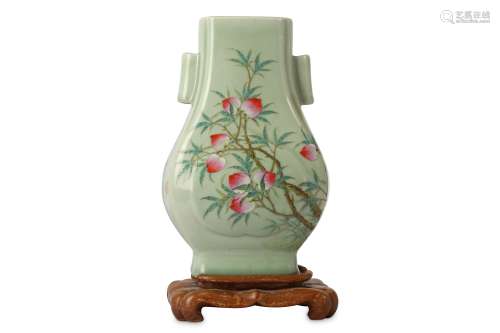 A CHINESE ENAMELLED CELADON 'PEACHES' VASE, GU.