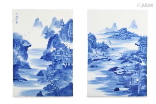 A PAIR OF CHINESE BLUE AND WHITE 'LANDSCAPE' PLAQU