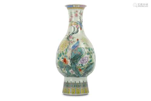 A CHINESE FAMILLE ROSE VASE.