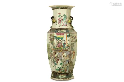 A LARGE CHINESE FAMILLE ROSE HEXAGONAL VASE.