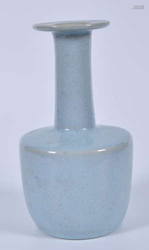 藍釉紙槌瓶