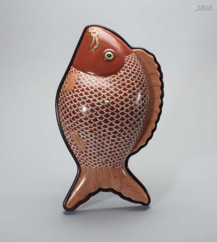 清代 矾红釉鱼型挂屏
