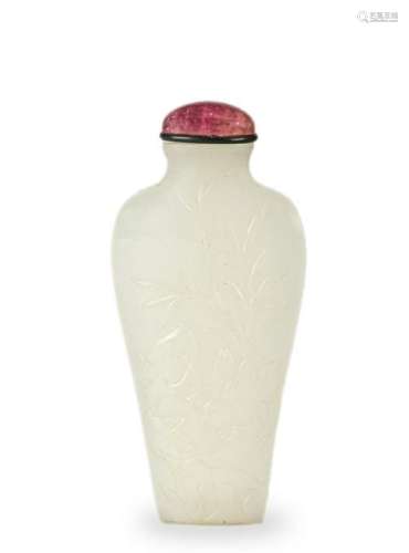 Chinese White Jade Carved Snuff Bottle, 18th Century