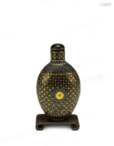 Chinese Lacquer & Mother of Pearl Snuff Bottle